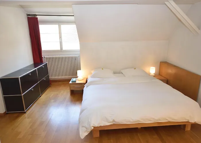 Beautiful In The Old Town - Symbol 2 4st R Zürich