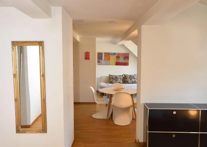 Beautiful In The Old Town - Symbol 2 4st R Zürich