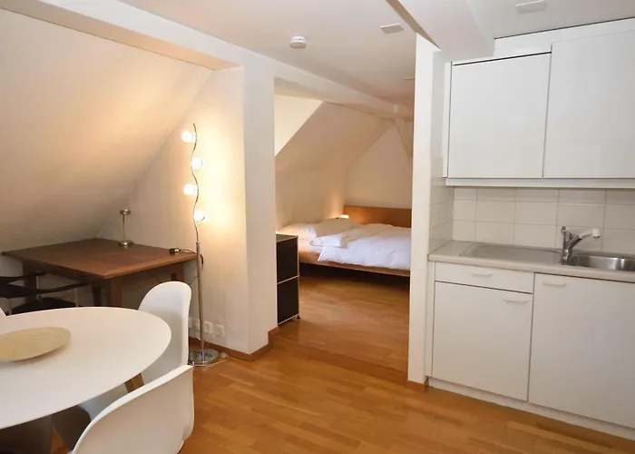 Beautiful In The Old Town - Symbol 2 4st R