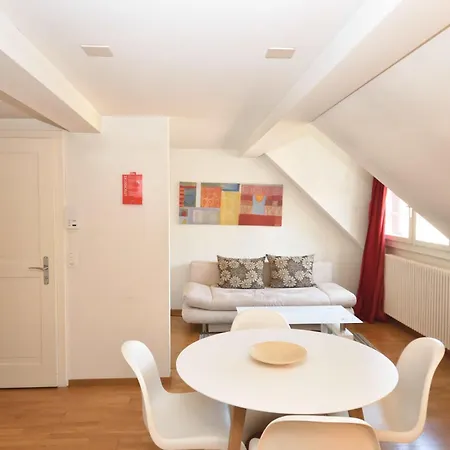 Beautiful In The Old Town - Symbol 2 4st R アパート